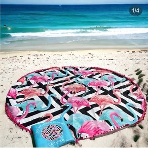 New beach bat with zip bag to easy carry on the beach.